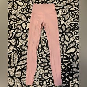Light pink lulu lemon align leggings